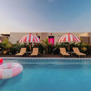 Privada - Lofts With Private Pool And Oasis, Near Eagle Palm Beach